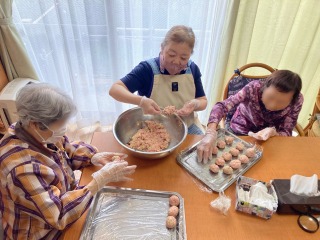 食事レク~田中さんちのメンチカツ~