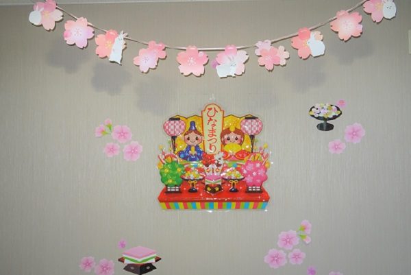 【サンライズ・ヴィラ北春日部】～花いっぱいの桃の節句～