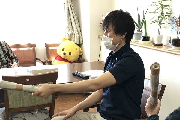 【フェリエ ドゥ高座渋谷】～優しくも厳しい荒畑施設長体操教室～