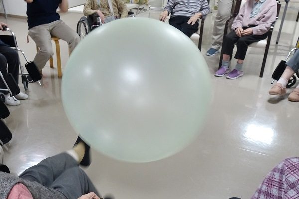 【サンライズ・ヴィラ北春日部】～なめたらあかん風船バレー～