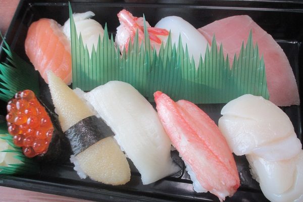 【サンライズ・ヴィラ春日部】～お寿司ランチに笑顔すしづめ～