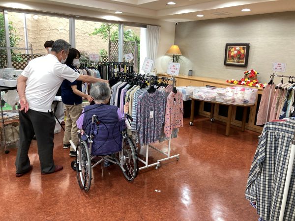 【フェリエ ドゥ 高座渋谷】～衣類販売会開催👖～