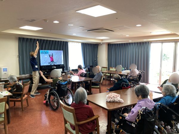 【フェリエ ドゥ 高座渋谷】～健康は日々の体操から🏋️～