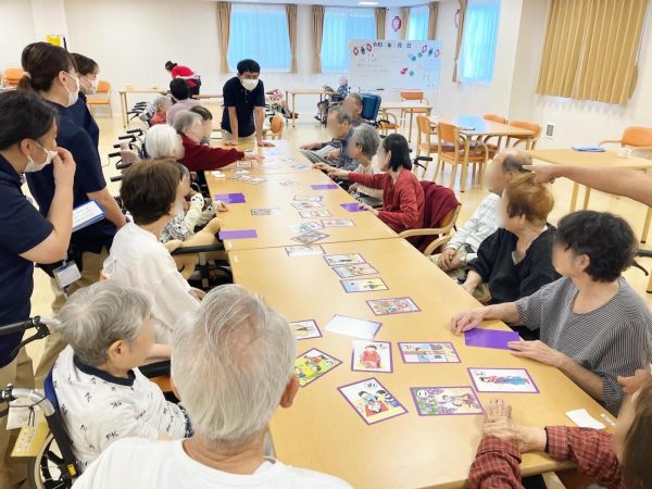【サンライズ・ヴィラ春日部東】 〜かるた遊び✋〜