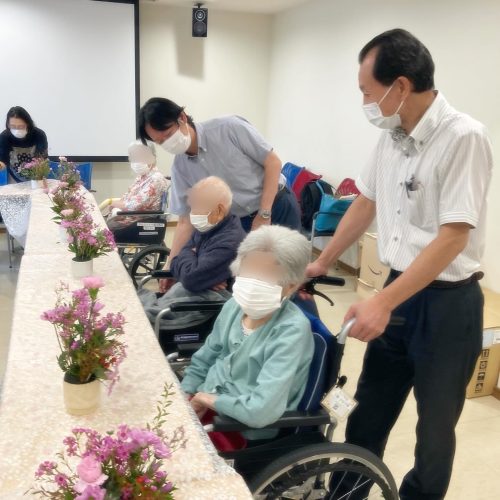 【フェリエ ドゥ 横浜鴨居】 〜フラワーアレンジメント🌹〜