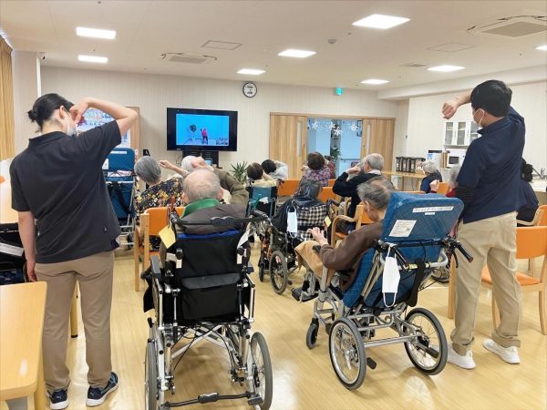 【サンライズ・ヴィラ春日部東】 〜🛜オンライン体操📺～