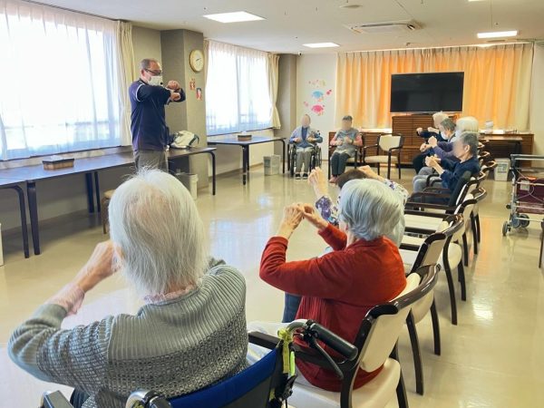【サンライズ・ヴィラ北春日部】 ～イースト体操🐴～