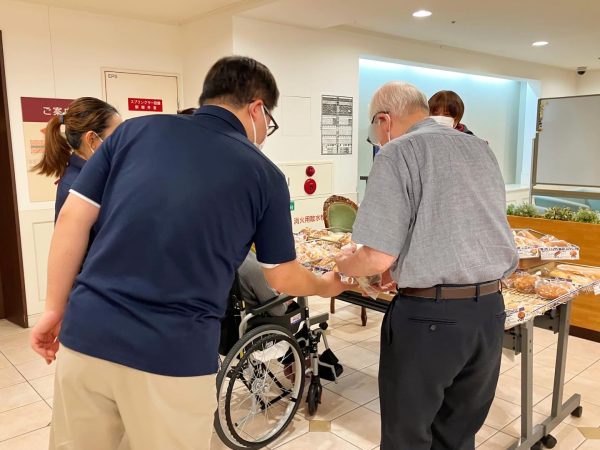 【フェリエ ドゥ 横浜鴨居】 〜体操と脳トレ🧠とパン屋🍞〜