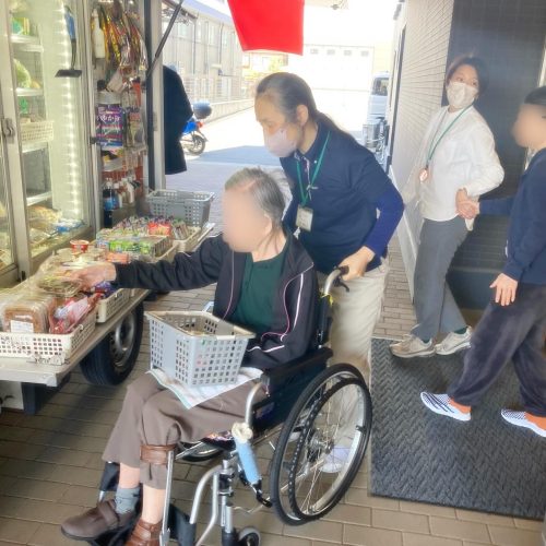 【サンライズ・ヴィラ横浜東寺尾】～お買い物と美容サロン💈～