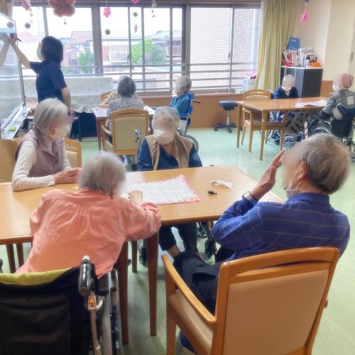 【サンライズ・ヴィラ瀬谷】～レクとお花とトンカツ🐽～