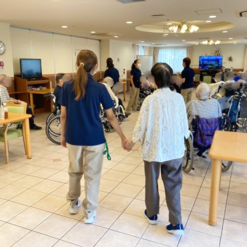 【フェリエ ドゥ 横浜鴨居】〜体操と歌レクとマッサージと🗣️～